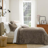 SISXSO Luxury Velvet Quilt Set King Size Bedding Sets, Ultra Soft Velvet Comforter Set, Lightweight Channel Box Stitch Oversized Bedspread Coverlet for All Season, with 2 Shams, Beige