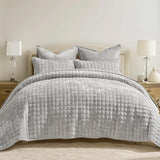 SISXSO Luxury Velvet Quilt Set King Size Bedding Sets, Ultra Soft Velvet Comforter Set, Lightweight Channel Box Stitch Oversized Bedspread Coverlet for All Season, with 2 Shams, Beige