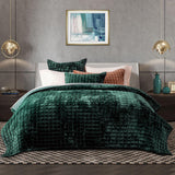 SISXSO Luxury Velvet Quilt Set King Size Bedding Sets, Ultra Soft Velvet Comforter Set, Lightweight Channel Box Stitch Oversized Bedspread Coverlet for All Season, with 2 Shams, Beige