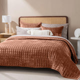 SISXSO Luxury Velvet Quilt Set King Size Bedding Sets, Ultra Soft Velvet Comforter Set, Lightweight Channel Box Stitch Oversized Bedspread Coverlet for All Season, with 2 Shams, Beige
