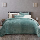 SISXSO Luxury Velvet Quilt Set King Size Bedding Sets, Ultra Soft Velvet Comforter Set, Lightweight Channel Box Stitch Oversized Bedspread Coverlet for All Season, with 2 Shams, Beige